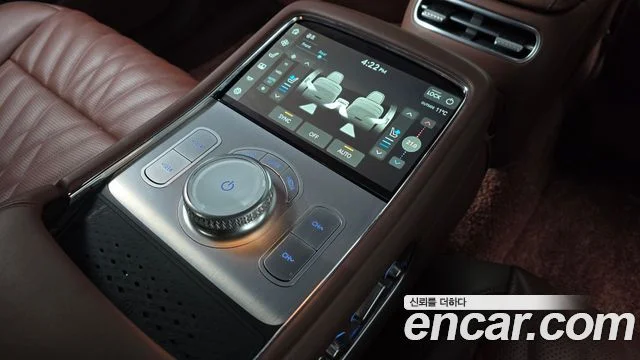 2022 Genesis G90 (RS4)