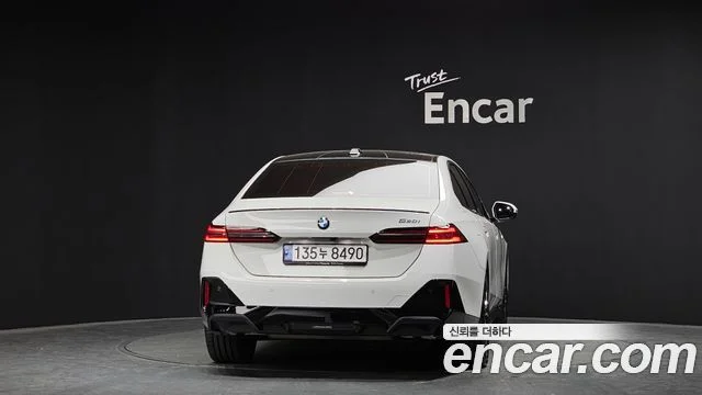 2024 BMW 5 Series (G60)