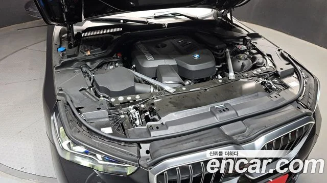 2025 BMW 5 Series (G60)