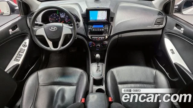 2014 Hyundai 엑센트(신형)