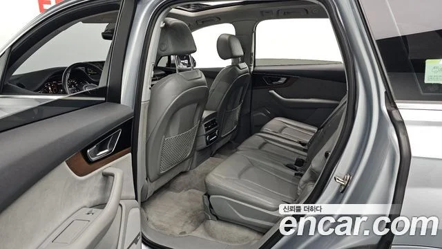 2016 Audi Q7 (4M)