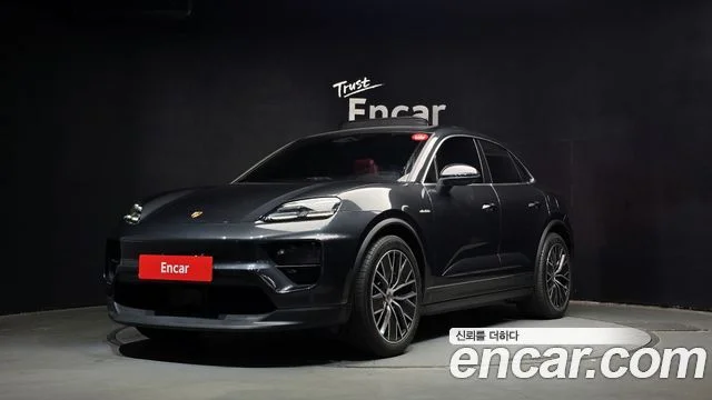 2025 Porsche 마칸 EV