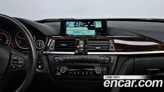 2014 BMW 3 Series (F30)