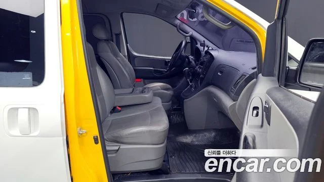 2014 Hyundai Grand Starex