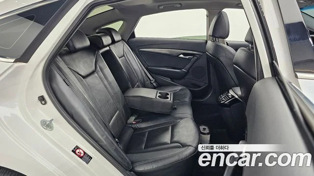 2014 Hyundai i40 살룬