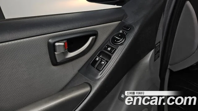 2012 Hyundai Grand Starex