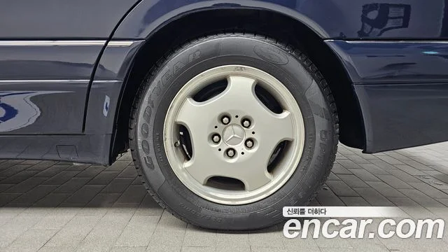 1996 Mercedes-Benz S-Class