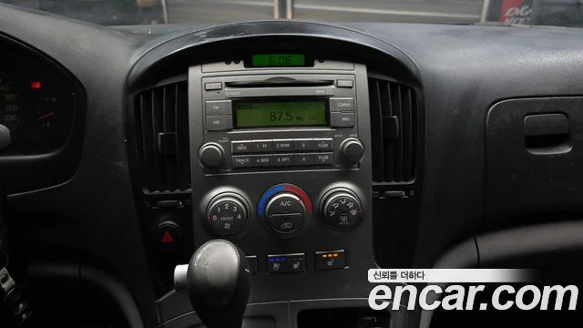 2013 Hyundai Grand Starex