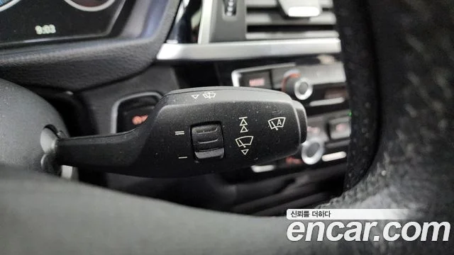 2016 BMW 3 Series (F30)