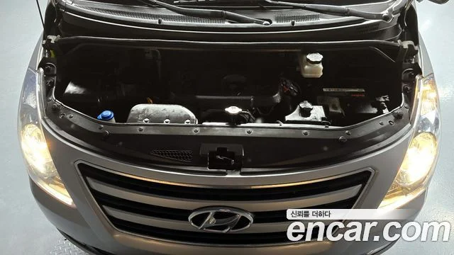 2017 Hyundai Grand Starex