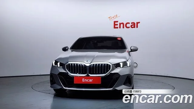 2024 BMW 5 Series (G60)