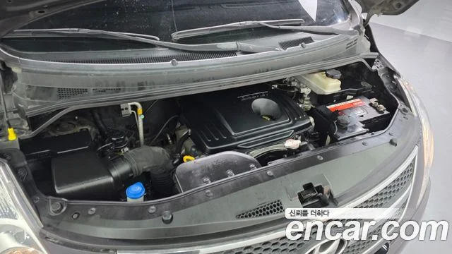 2011 Hyundai Grand Starex