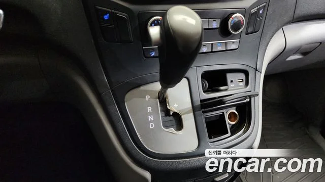 2016 Hyundai Grand Starex