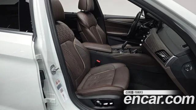 2018 BMW 5 Series (G30)