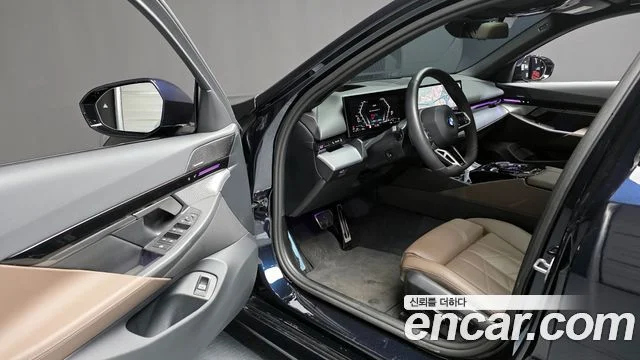 2024 BMW 5 Series (G60)