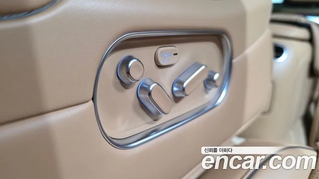 2022 Genesis G90 (RS4)