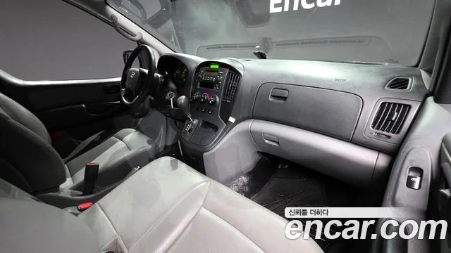 2014 Hyundai Grand Starex