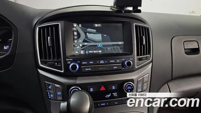 2017 Hyundai Grand Starex