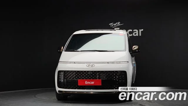 2025 Hyundai Staria