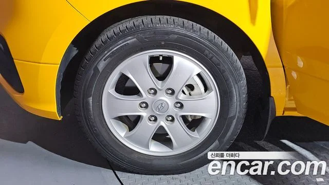 2020 Hyundai Grand Starex (New)