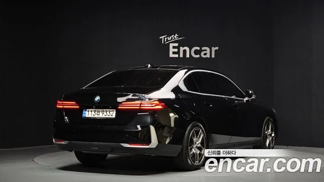 2024 BMW 5 Series (G60)