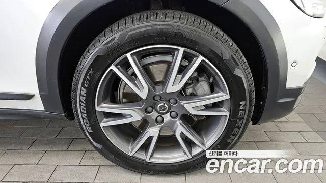 2018 Volvo V90 크로스컨트리