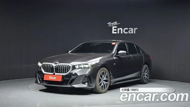 2024 BMW 5 Series (G60)