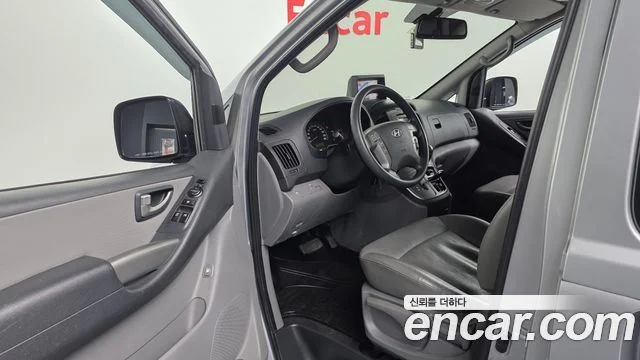 2013 Hyundai Grand Starex