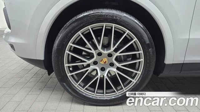 2023 Porsche 카이엔 (PO536)