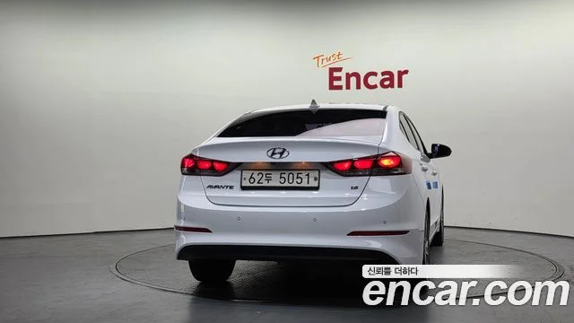 2018 Hyundai 아반떼 AD