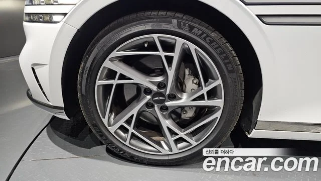 2022 Genesis G90 (RS4)