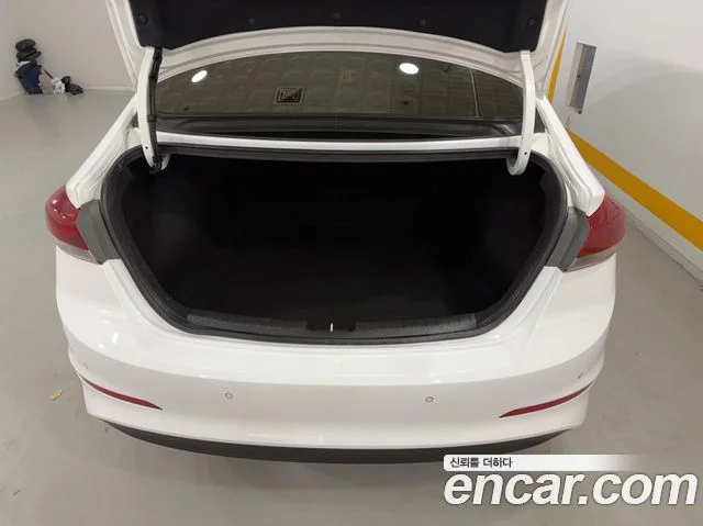 2018 Hyundai 아반떼 AD