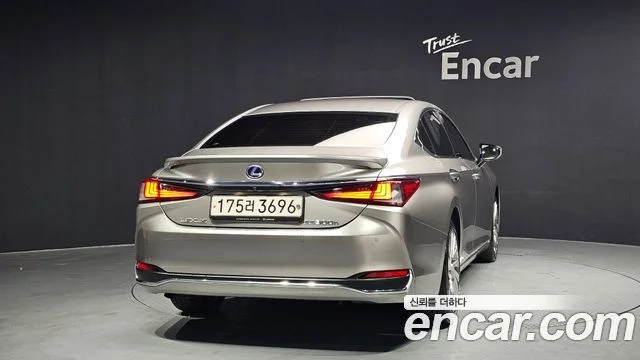 2021 Lexus ES300h 7세대