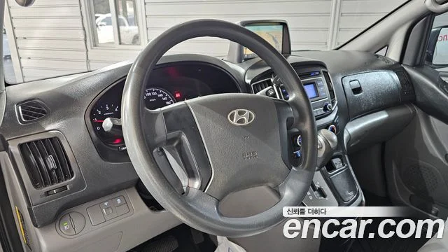 2016 Hyundai Grand Starex