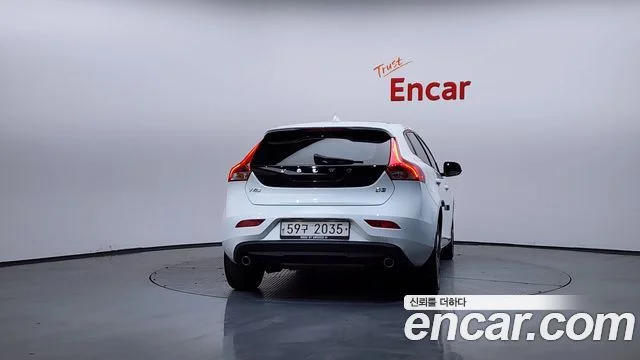 2018 Volvo V40 크로스컨트리