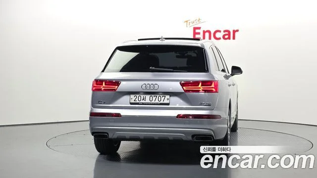 2016 Audi Q7 (4M)