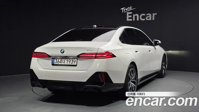 2024 BMW 5 Series (G60)