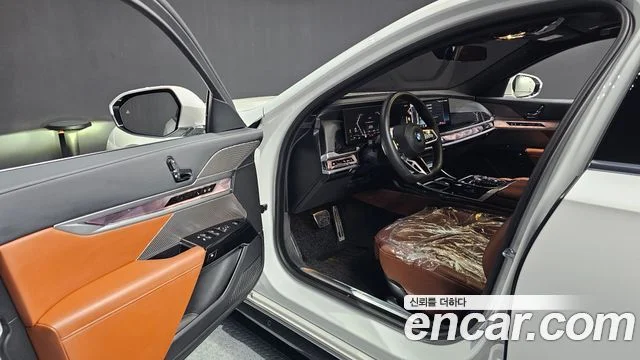 2025 BMW 7 Series (G70)
