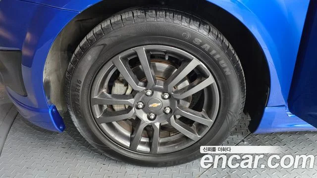2015 Chevrolet 아베오 해치백
