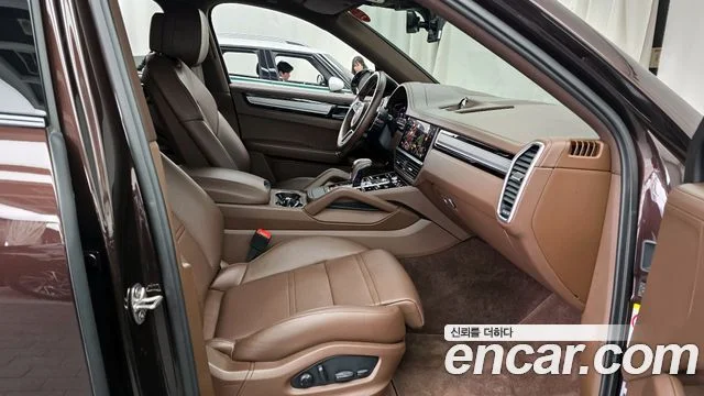 2023 Porsche 카이엔 (PO536)