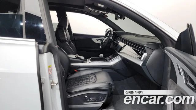 2021 Audi Q8 (4M)