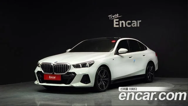 2023 BMW 5 Series (G60)