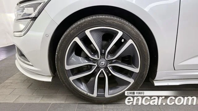 2017 Renault Korea SM6