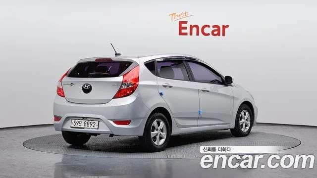 2014 Hyundai 엑센트(신형)
