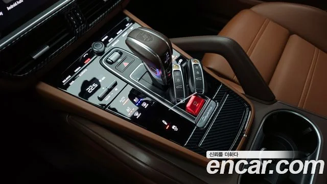 2022 Porsche 카이엔 (PO536)