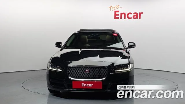 2016 Jaguar XE