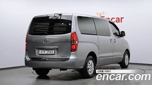 2012 Hyundai Grand Starex