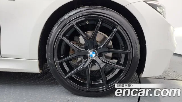 2018 BMW 3 Series (F30)