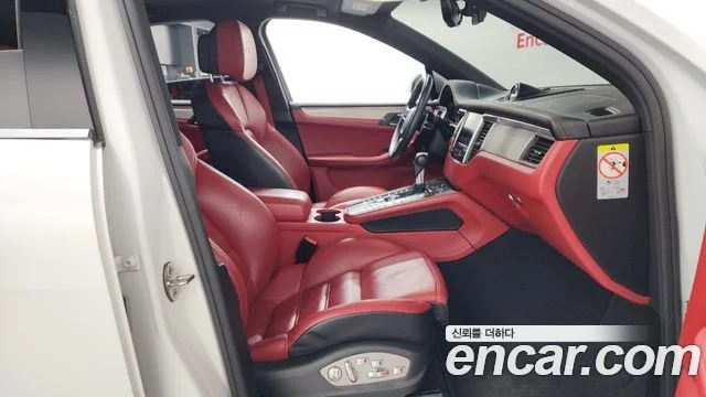 2018 Porsche 마칸