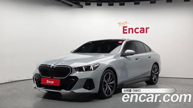 2024 BMW 5 Series (G60)